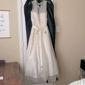 Stunning gown, dressy, floor length NWT